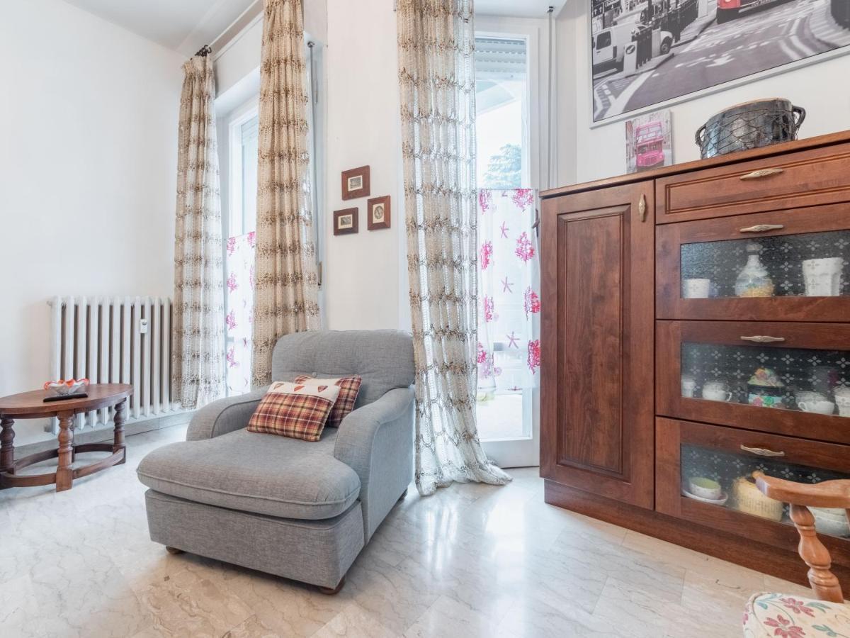 Flaminia Bright & Roomy Apartment Pesaro Exterior photo