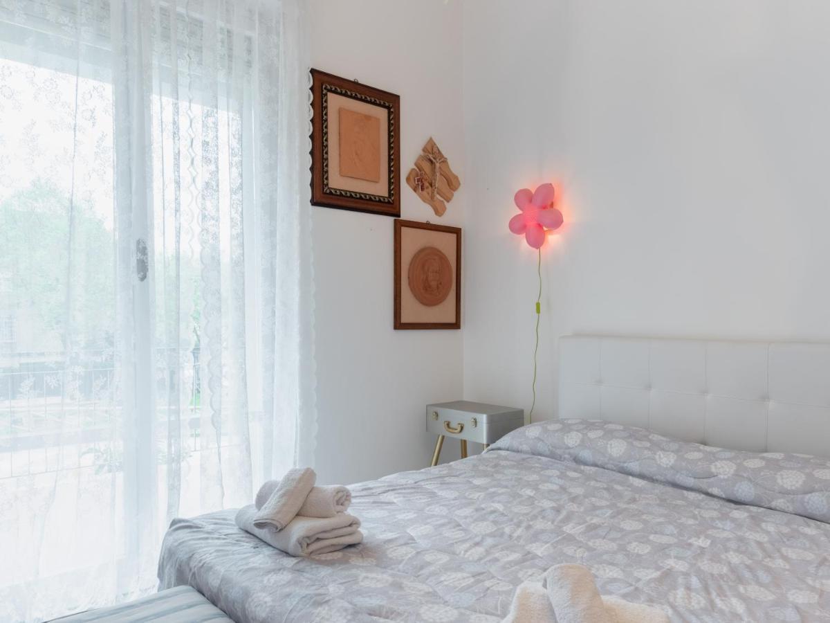 Flaminia Bright & Roomy Apartment Pesaro Exterior photo