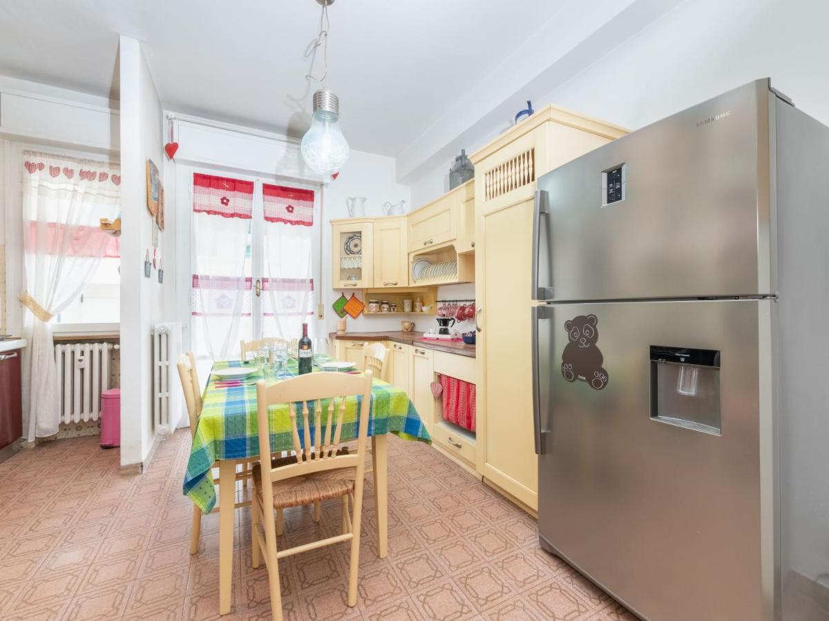 Flaminia Bright & Roomy Apartment Pesaro Exterior photo