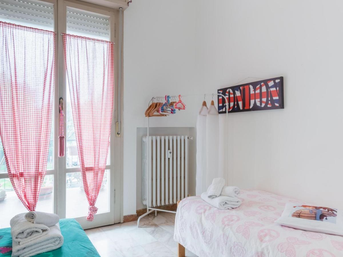 Flaminia Bright & Roomy Apartment Pesaro Exterior photo